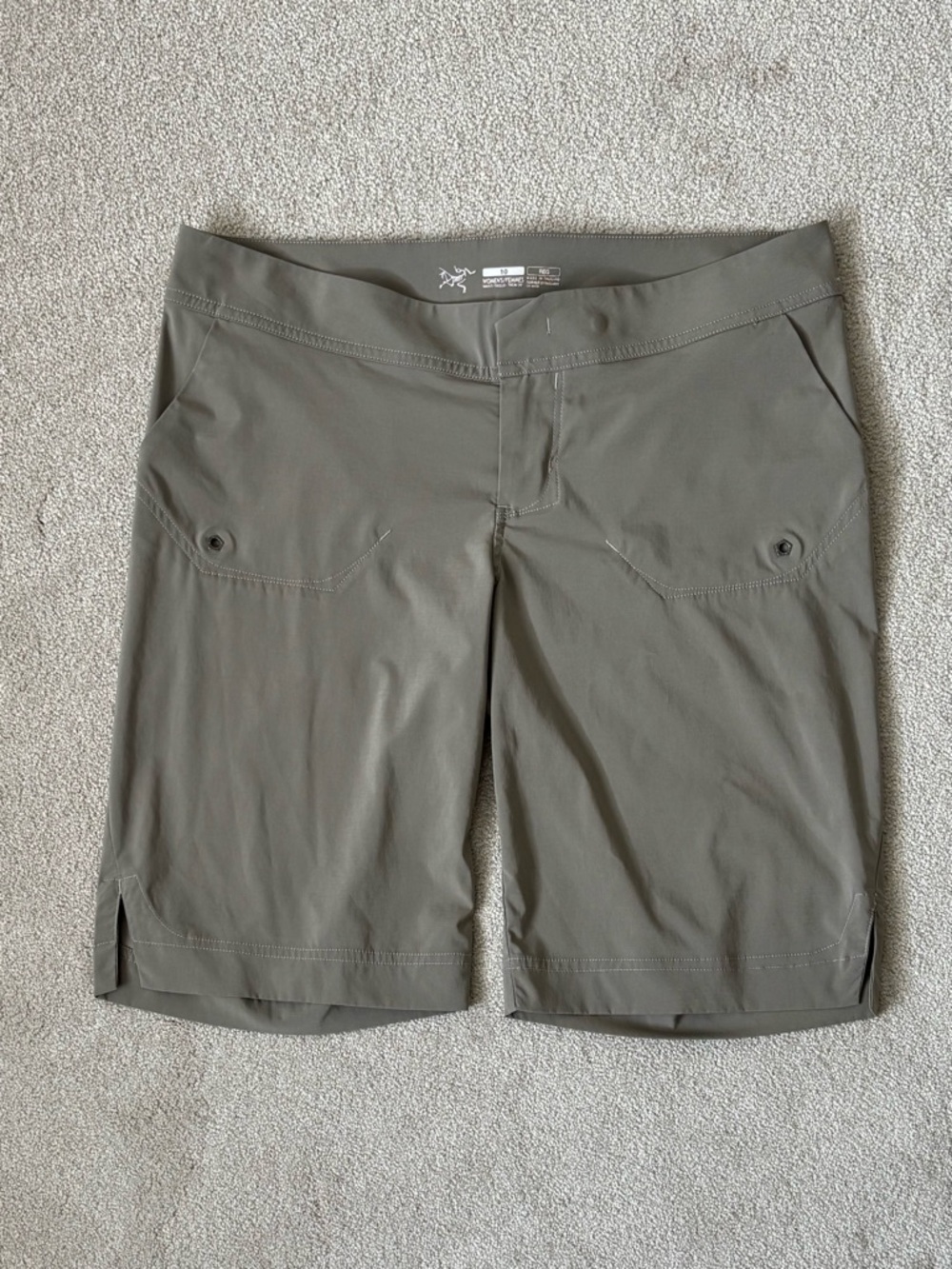 Arc'teryx Women's Mischief Shorts Chalk Stone Technical Hiking Trail Size 10